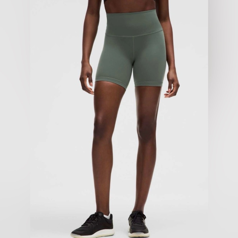 Lululemon Wunder Train High-Rise Short 6"
